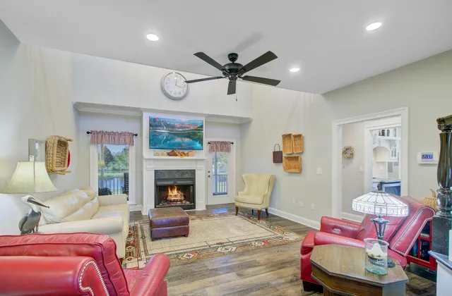 $999,000 | 933 Tree Farm Lane, Cross, SC 29436