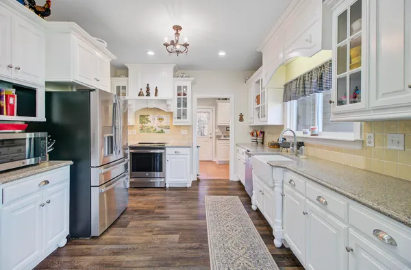 $979,999 | 933 Tree Farm Lane, Cross, SC 29436