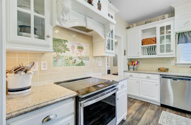 $999,000 | 933 Tree Farm Lane, Cross, SC 29436