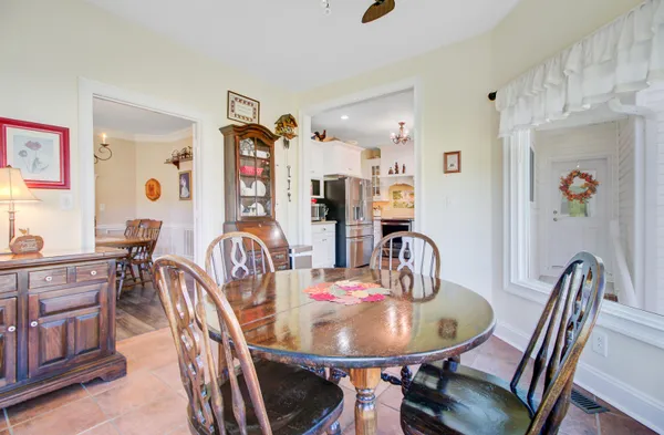 $979,999 | 933 Tree Farm Lane, Cross, SC 29436