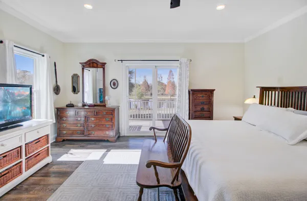 $979,999 | 933 Tree Farm Lane, Cross, SC 29436