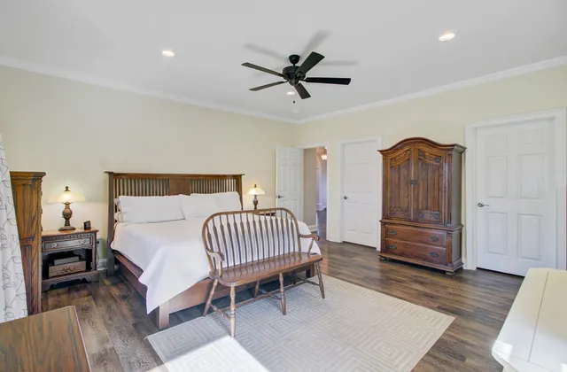 $999,000 | 933 Tree Farm Lane, Cross, SC 29436