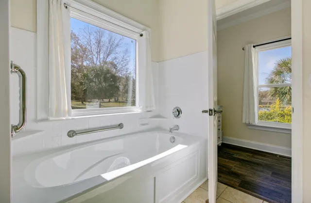 $999,000 | 933 Tree Farm Lane, Cross, SC 29436