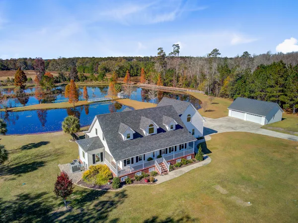 $979,999 | 933 Tree Farm Lane, Cross, SC 29436
