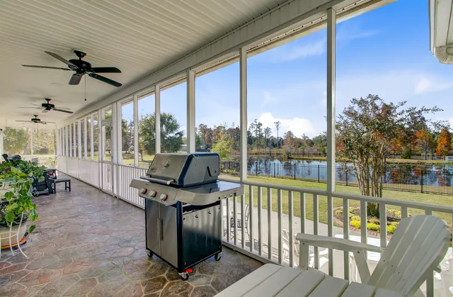 $999,000 | 933 Tree Farm Lane, Cross, SC 29436