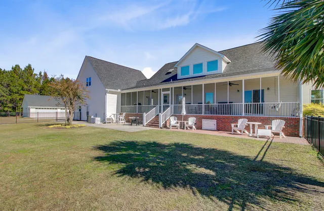 $999,000 | 933 Tree Farm Lane, Cross, SC 29436