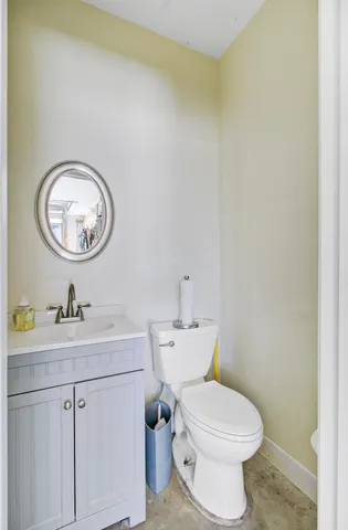 $999,000 | 933 Tree Farm Lane, Cross, SC 29436