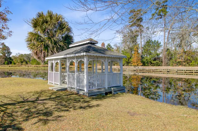 $999,000 | 933 Tree Farm Lane, Cross, SC 29436