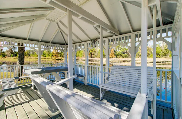 $999,000 | 933 Tree Farm Lane, Cross, SC 29436