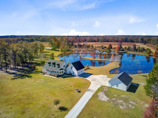 $979,999 | 933 Tree Farm Lane, Cross, SC 29436
