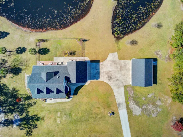 $999,000 | 933 Tree Farm Lane, Cross, SC 29436