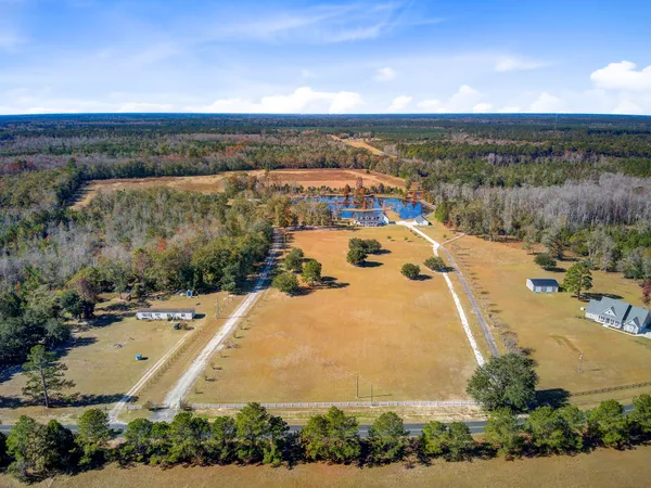 $979,999 | 933 Tree Farm Lane, Cross, SC 29436