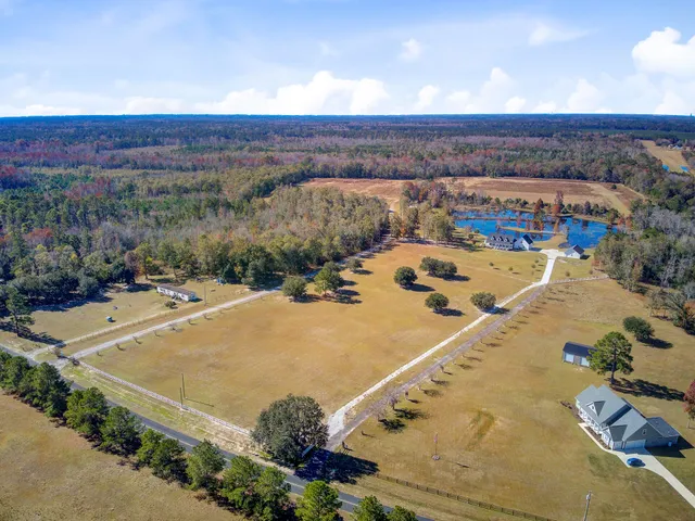 $999,000 | 933 Tree Farm Lane, Cross, SC 29436
