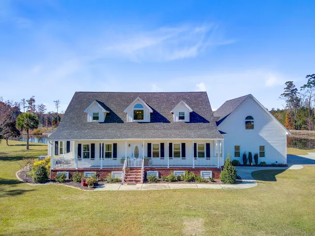 $999,000 | 933 Tree Farm Lane, Cross, SC 29436