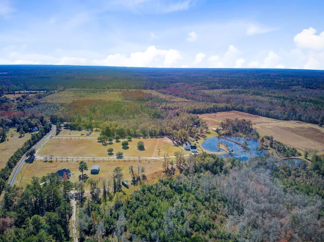 $999,000 | 933 Tree Farm Lane, Cross, SC 29436