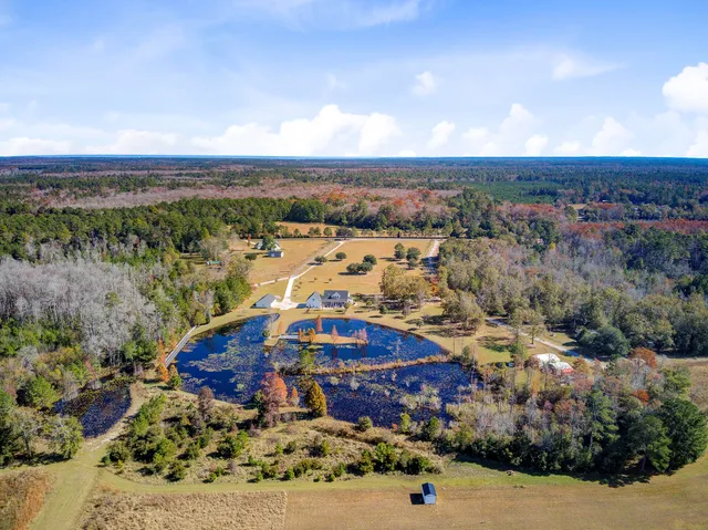 $999,000 | 933 Tree Farm Lane, Cross, SC 29436