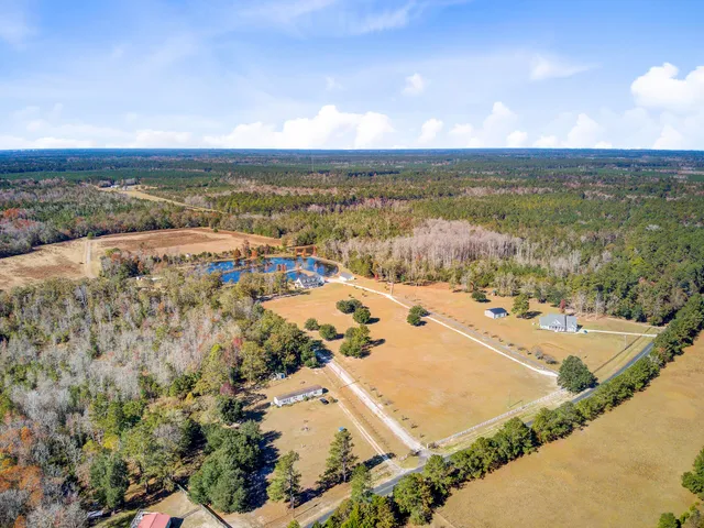$999,000 | 933 Tree Farm Lane, Cross, SC 29436