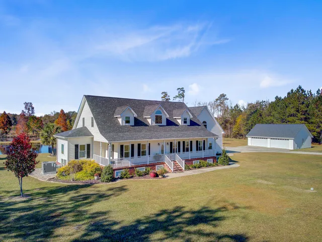 $999,000 | 933 Tree Farm Lane, Cross, SC 29436