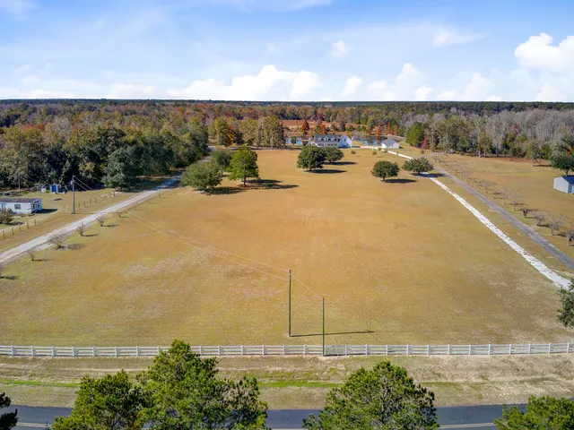 $999,000 | 933 Tree Farm Lane, Cross, SC 29436