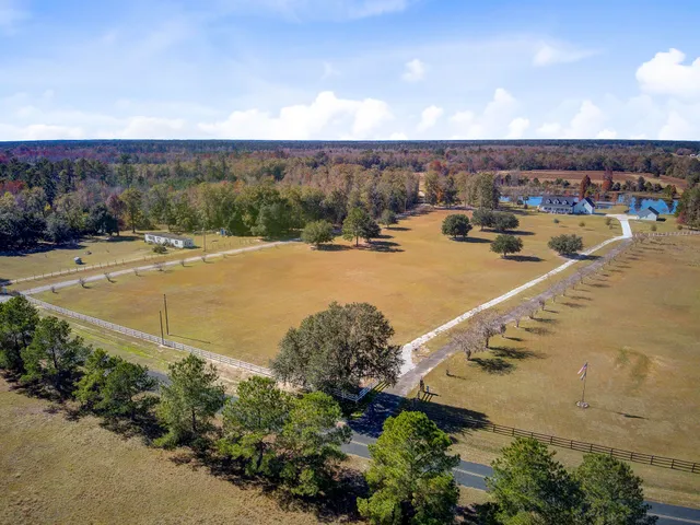 $999,000 | 933 Tree Farm Lane, Cross, SC 29436