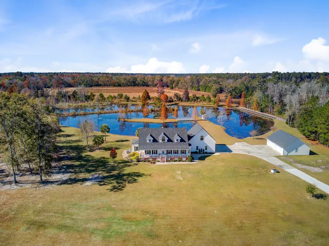 $999,000 | 933 Tree Farm Lane, Cross, SC 29436