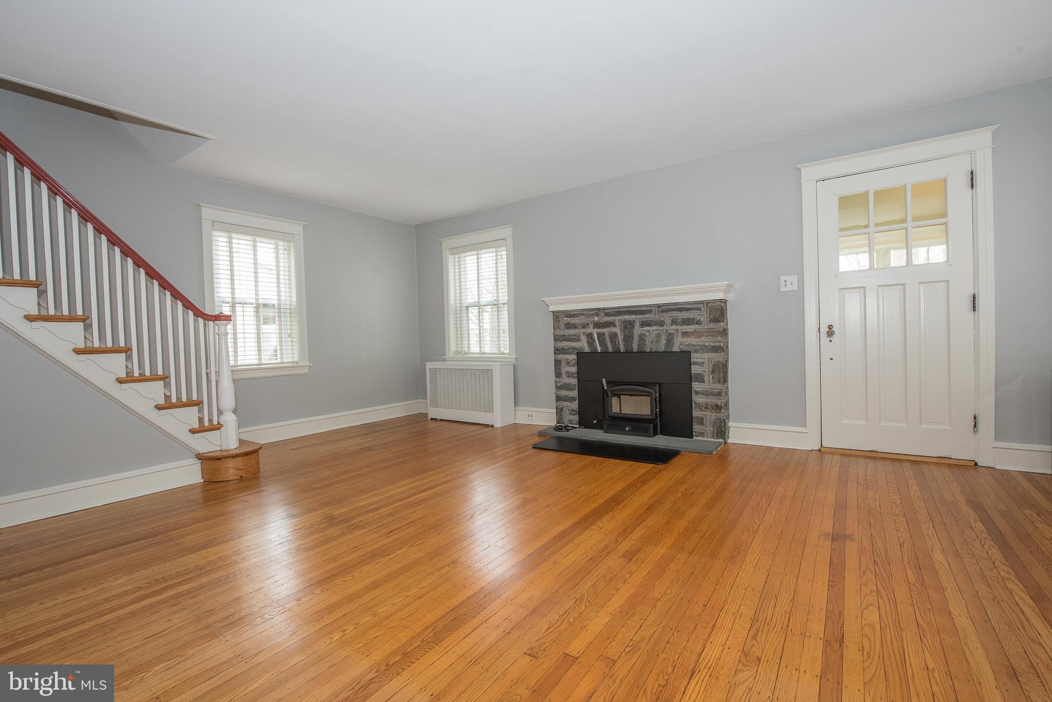 2412 Hollis Road Havertown, PA 19083 - Photo 8 of 27 Living Room