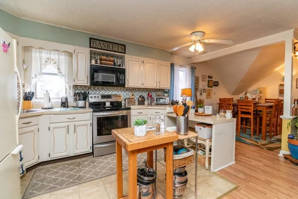 $615,000 | 1930 Acushnet Avenue, New Bedford, MA 02745