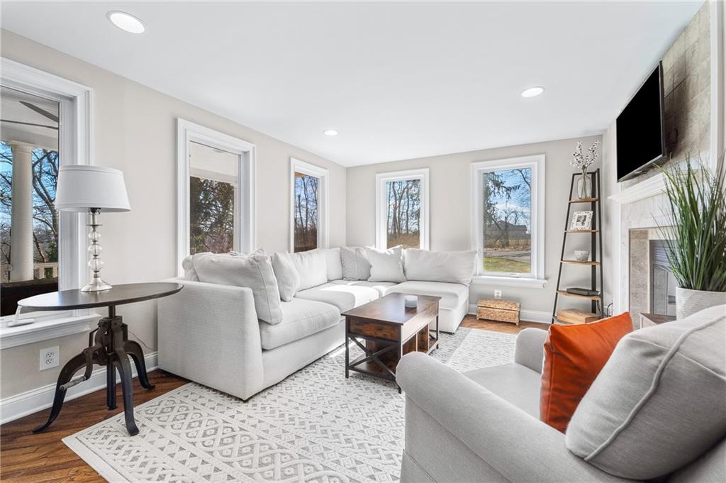 746 Crawford Road Pittsburgh, PA 15237 - Photo 4 of 25