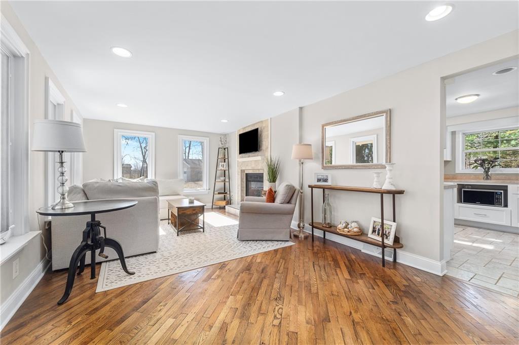 746 Crawford Road Pittsburgh, PA 15237 - Photo 5 of 25