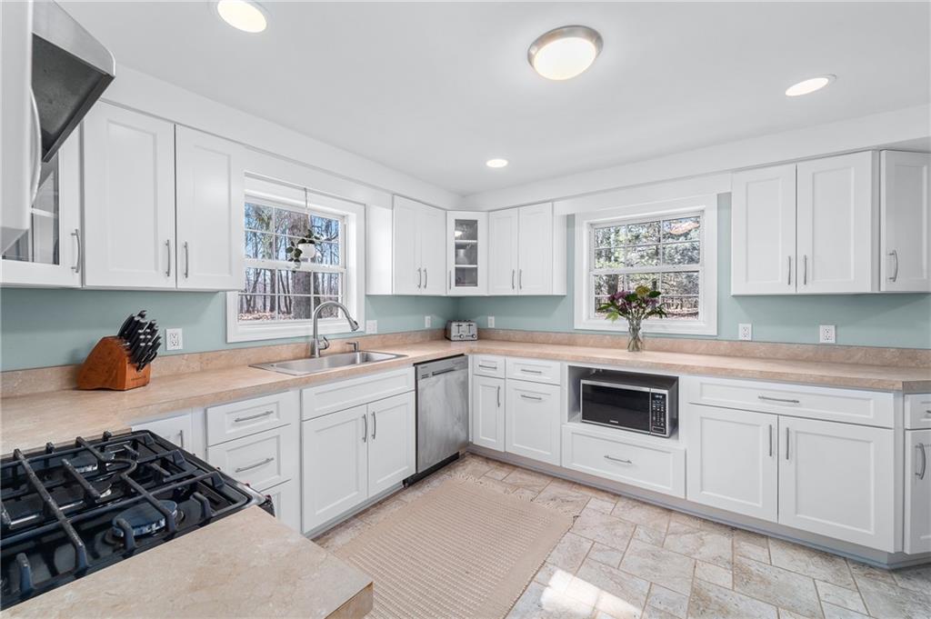 746 Crawford Road Pittsburgh, PA 15237 - Photo 10 of 25