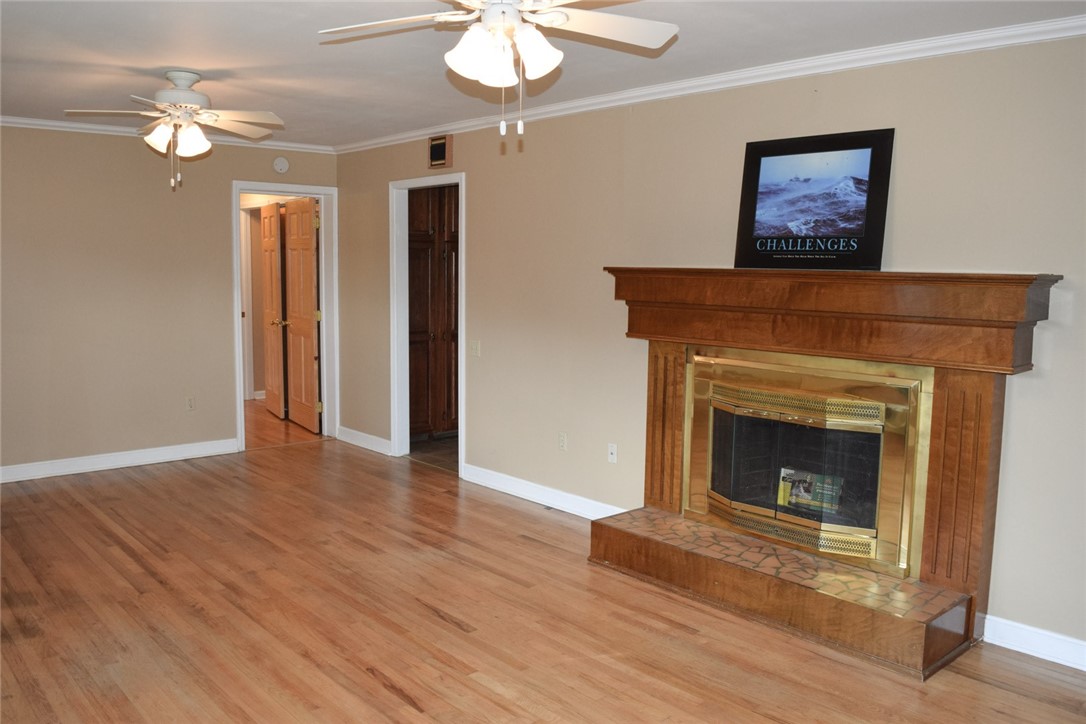 208 Greenfield Road Westminster, SC 29693 - Photo 17 of 50 Living Room Measures 22x14