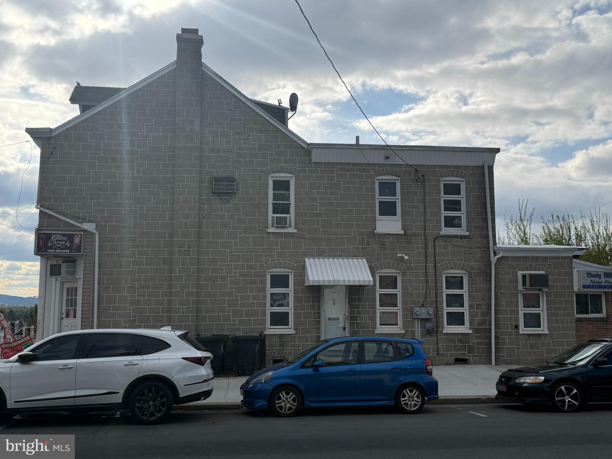 1265 Buttonwood Street Reading, PA 19604 - Photo 3 of 13