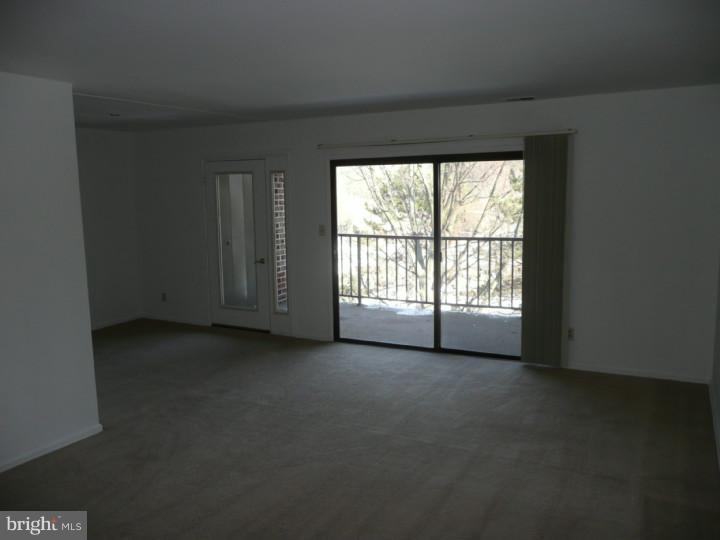 12 F Fairway Road, Unit F Reading, PA 19607 - Photo 3 of 13 Dining Room