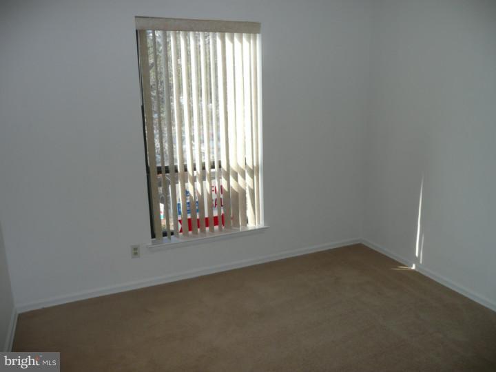 12 F Fairway Road, Unit F Reading, PA 19607 - Photo 10 of 13 Bedroom 2