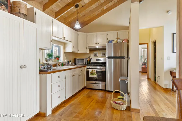 $500,000 | 258 Charlie Newberry Road, Lancing, TN 37770