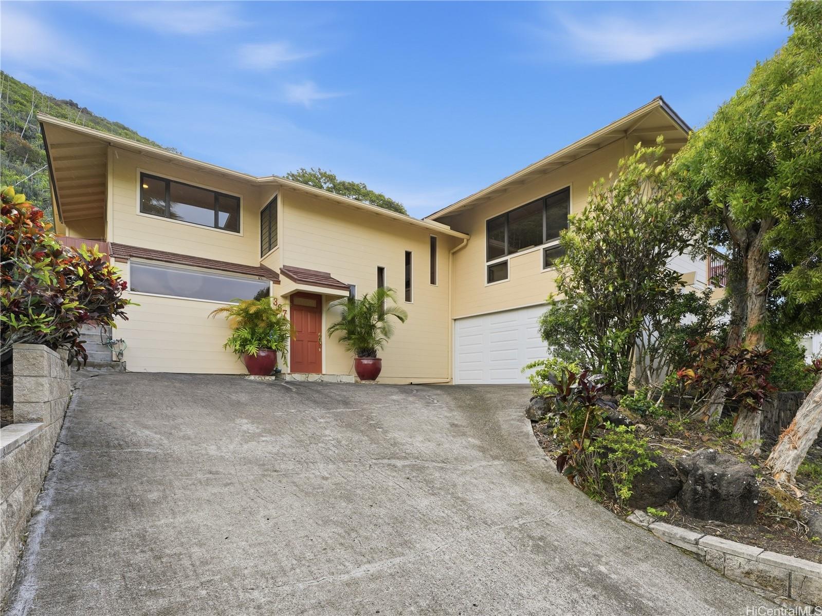 367 Mamaki Street Honolulu, HI 96821 - Photo 1 of 25