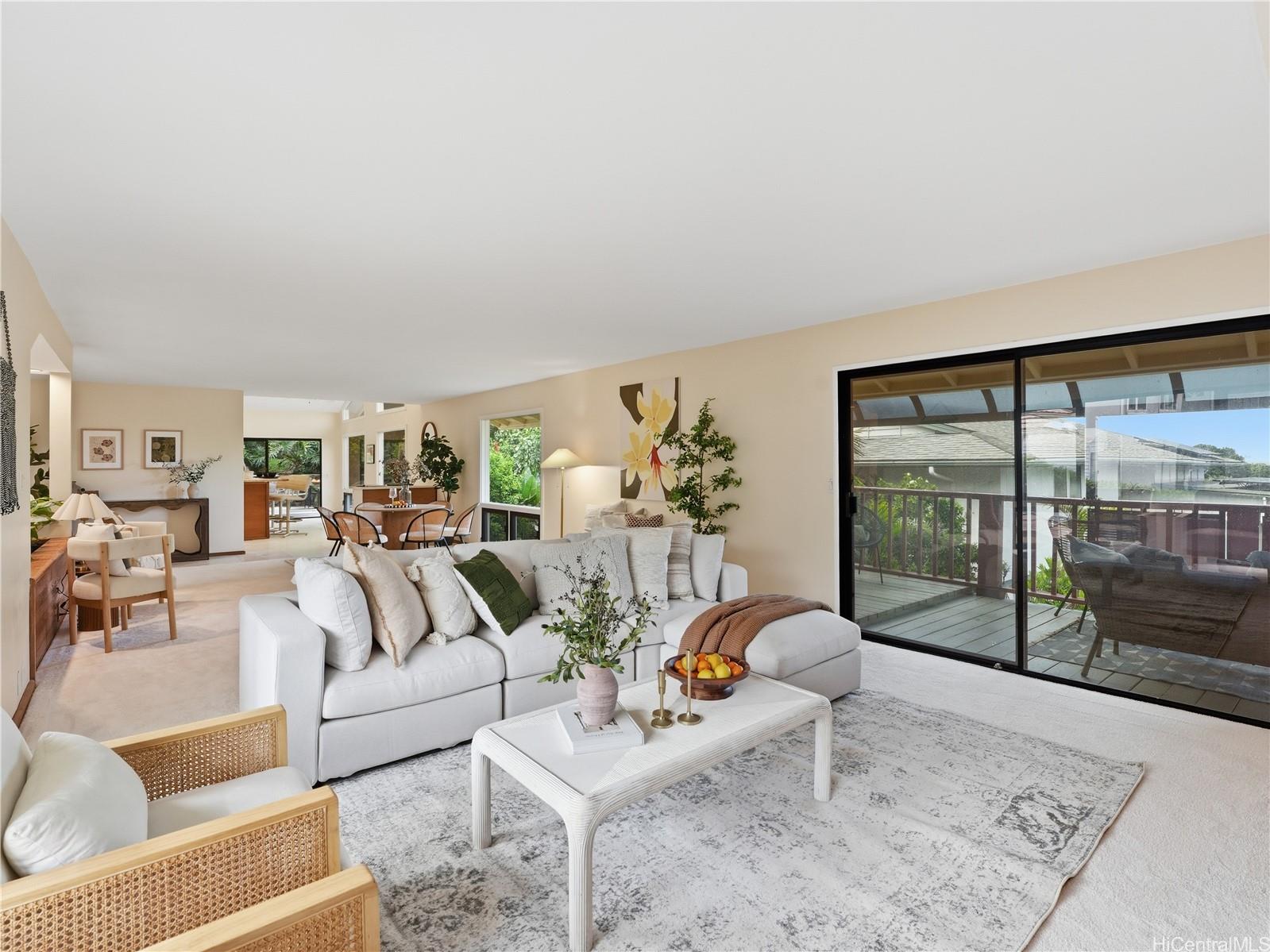 367 Mamaki Street Honolulu, HI 96821 - Photo 2 of 25