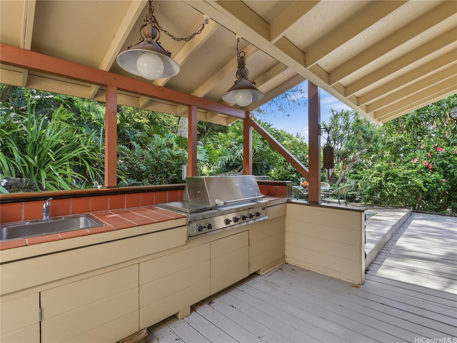 367 Mamaki Street Honolulu, HI 96821 - Photo 22 of 25