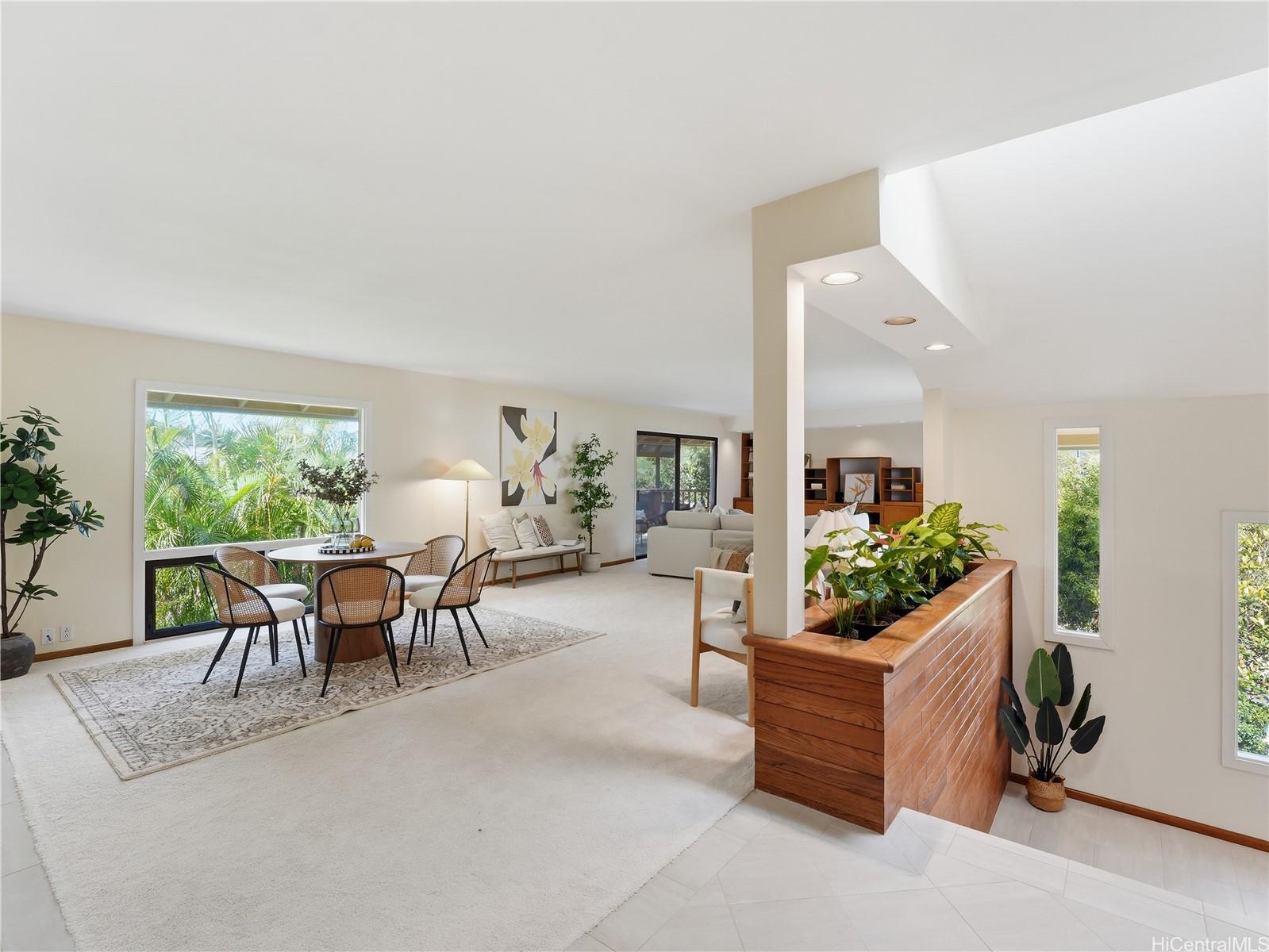 367 Mamaki Street Honolulu, HI 96821 - Photo 3 of 25