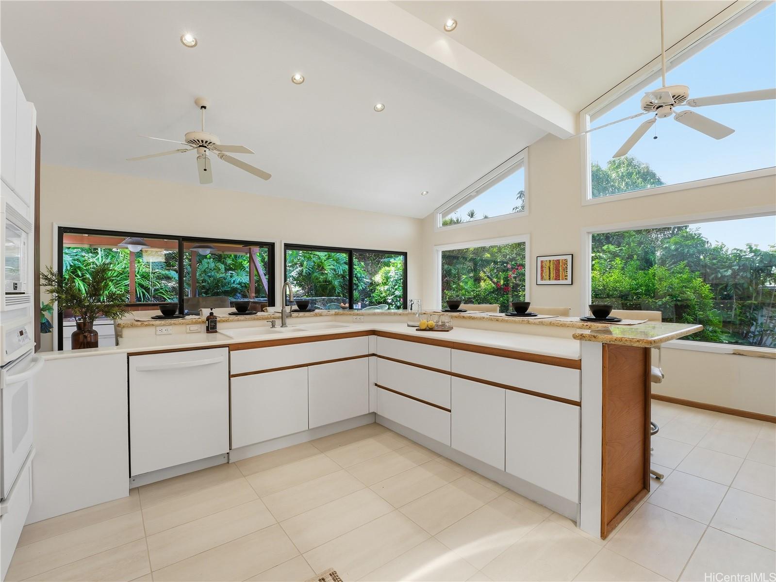 367 Mamaki Street Honolulu, HI 96821 - Photo 6 of 25