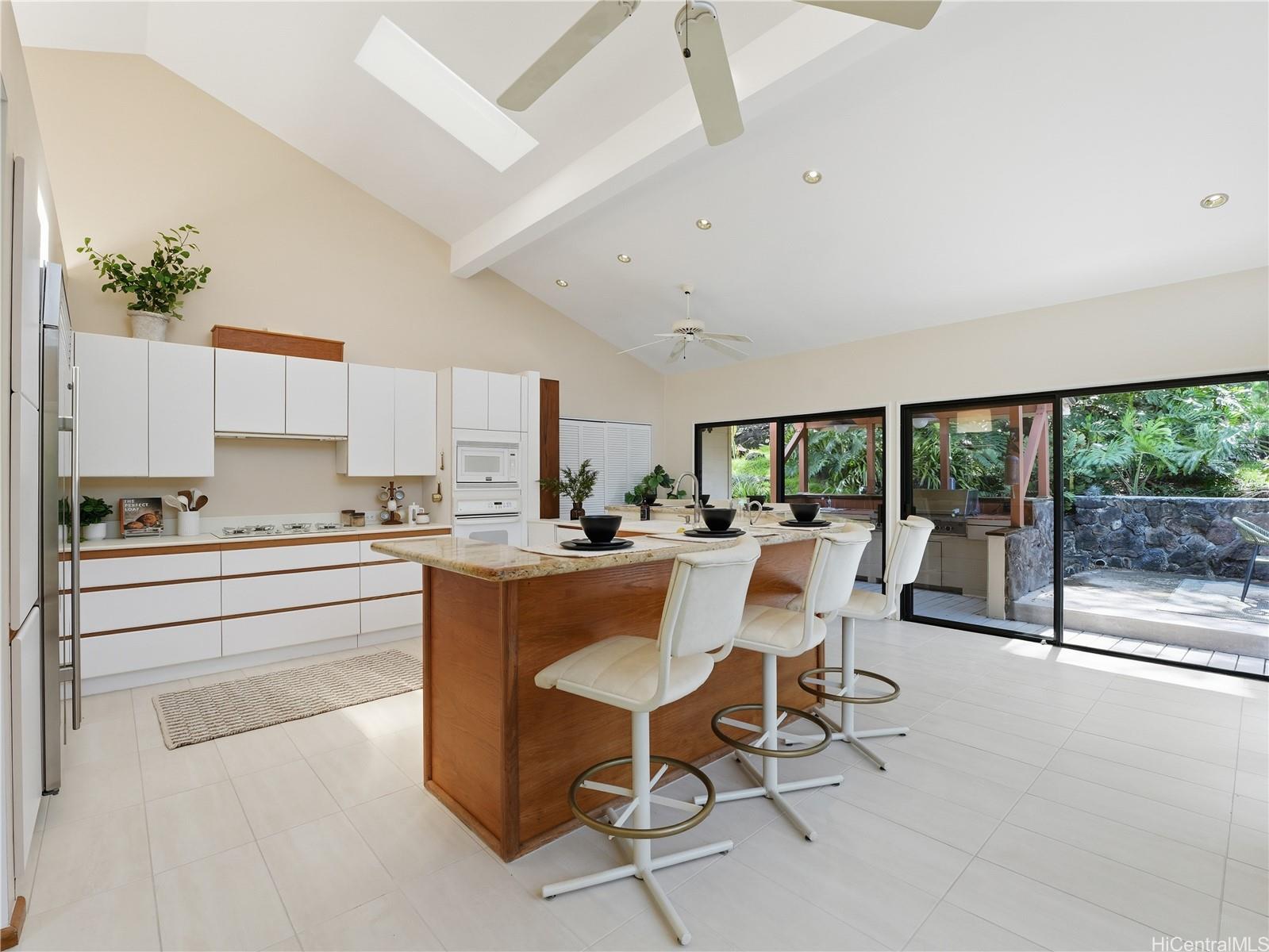 367 Mamaki Street Honolulu, HI 96821 - Photo 7 of 25