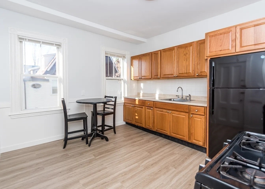 32 Warwick Road, Unit 2 Newton, MA 02465 - Photo 3 of 10