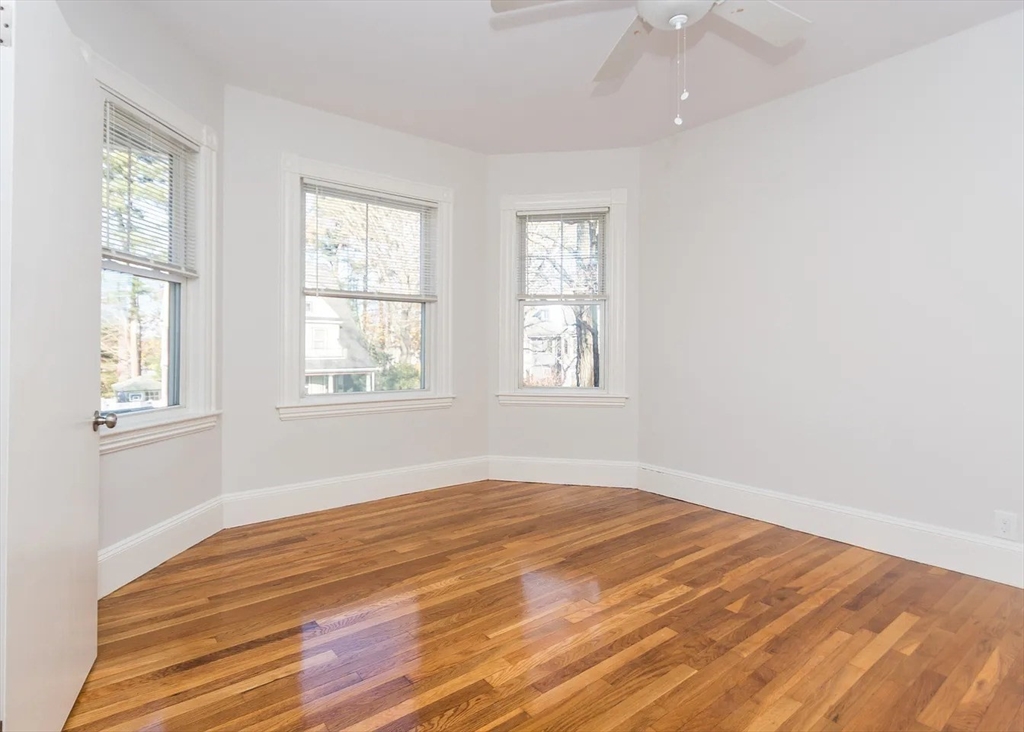 32 Warwick Road, Unit 2 Newton, MA 02465 - Photo 7 of 10