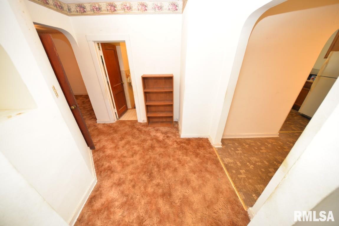 909 Fairfield Road Mount Vernon, IL 62864 - Photo 14 of 22 a view of closet