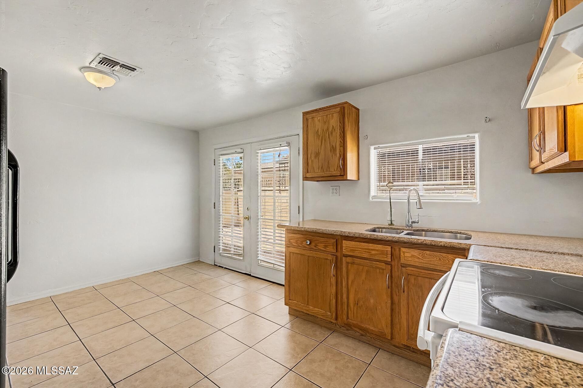 201 East Rodeo Drive Tucson, AZ 85714 - Photo 11 of 23 Kitchen