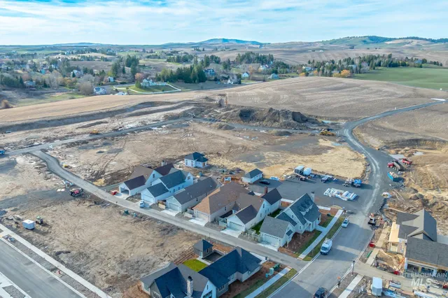 $1,100,000 | 1428 Woodbury Drive, Unit TARN, Moscow, ID 83843