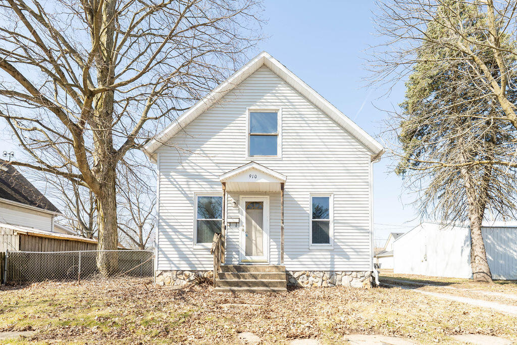 910 Rumely Street La Porte, IN 46350 - Photo 1 of 23 1024x683