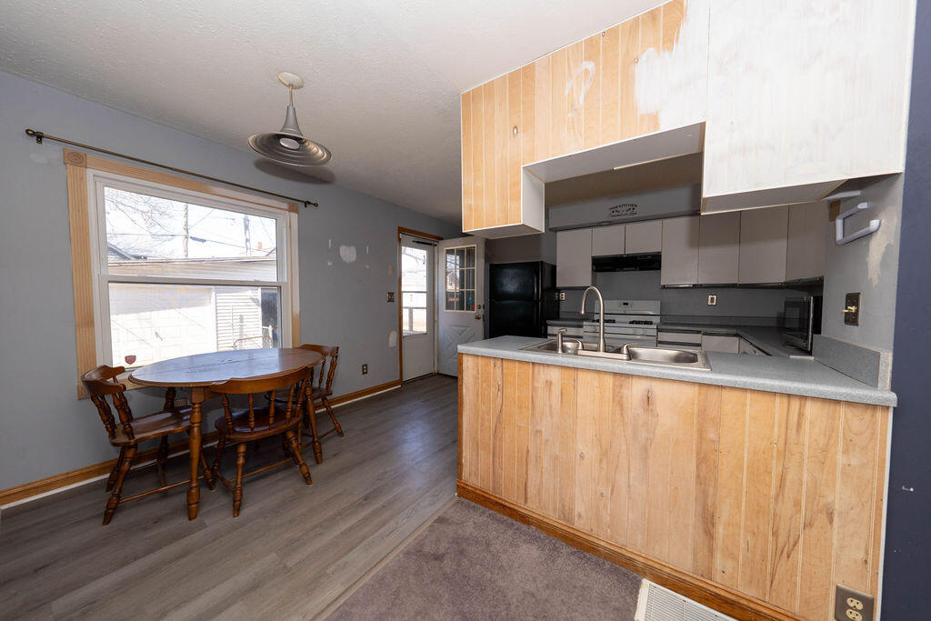 910 Rumely Street La Porte, IN 46350 - Photo 11 of 23 1024x683