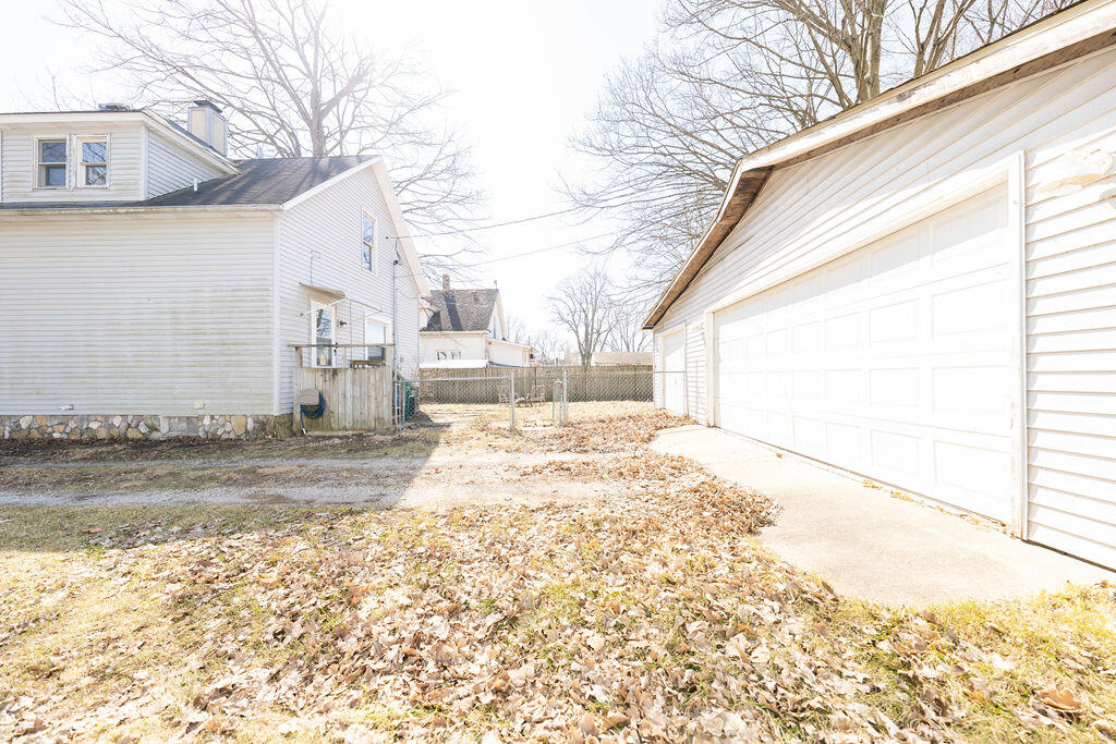 910 Rumely Street La Porte, IN 46350 - Photo 4 of 23 1024x683
