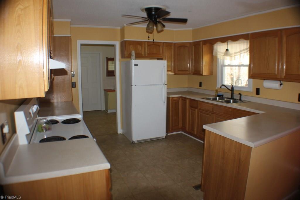4812 Westfield Road Mount Airy, NC 27030 - Photo 8 of 30 Gallery Image 8